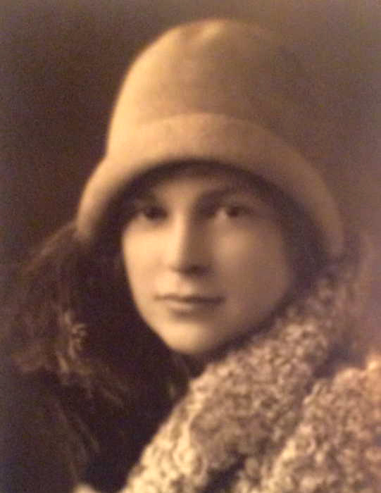 Photo of photos/Jane McLennan 1906-1975 portrait